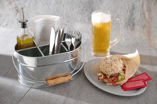 aa0adc98e18d22518f9fdc8936dff779