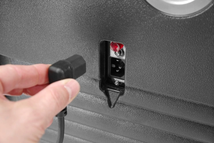 74d8347011706d0a6bd620350a4170aa